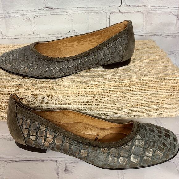 Sofft Maretto Gray Flats, Women's 7M, Snakeskin Pattern, Slip-On Shoes - Picture 3 of 5